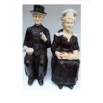 2 tirelires a casser personnages vieux bretons