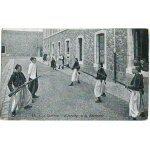 Afrique du nord, vraisemblablement algrie annes 40 / 50, belle carte postale ancienne, la caserne, ...