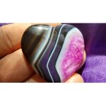 Agate coeur pendentif. rose et noir. 4. 4 cm. magnifiques couleurs avec cristal. une des plus belles ...