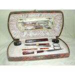 Ancien n�cessaire a manucure en coffret