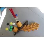 Ancien porte - piques / glands et feuilles bois sculpt� verni plus 9 piques