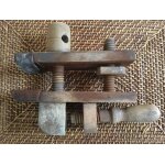 Ancien serre joint en bois de brossier