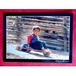 Ancienne carte postale enfant et son jeu de bois improvis�. tha�lande