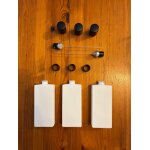 Assemblage flacons parfums vide laqu�s blanc avec capuchons, frettes et pompes