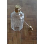 Beau flacon de parfum ou vaporisateur vide en verre pointe de diamant. peut donc se recharger selon son ...
