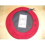 B�ret rouge commando d'assaut insigne a gauche t 56