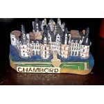 Bibelot chateau de chambord taille 3x6 cm . .