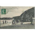 Binic rocher couturier coin de plage avec voilier en arrire plan