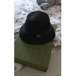 Bonjour je vend mon bob gucci taille m jamais port avec etiquette et facture d'achat