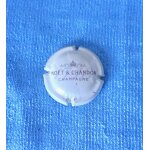Capsule champagne mot et chandon. nom horizontal, 1748 en fond. crme