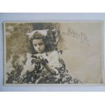 Carte postale ancienne  bonne f�te  - photo fillette avec bouquet