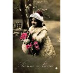 Carte postale ancienne fantaisie, nouvel an, petite fille avec un manteau de fourrure, panier de fleurs ...