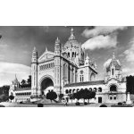 Carte postale ancienne - noir et blan - dentelee - lisieux - basilique de sainte therese -