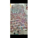Cartes yu gi oh (collection et bote mtallique, pochettes de protection).