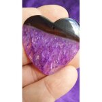Coeur en agate, pendentif violet et noir. 4. 4 cm. magnifiques couleurs avec cristal, une des plus belles ...