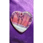 Coeur pendentif en agate. 4. 5 cm. violet blanc pierre tr�s douce au toucher. forme parfaite. lot 749 ...