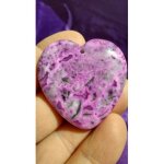 Coeur pendentif en agate. violet rose. 4. 7 cm. une des plus belles pierres de ma collection ! lot 744 ...