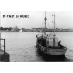 Cp - chalutier rentrant au port de st - vaast - la - hougue - années 1960 Cp - chalutier rentrant au port de st - vaast - la - hougue - années 1960