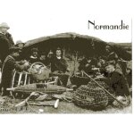 Cp - normandie des ann�es 1900 - pr�paration des nasses et casiers