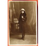 Cpa - carte photo - jolie femme au chapeau