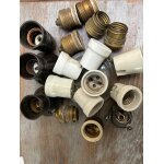 Douilles anciennes, laiton, porcelaine, bakelite. . . (lot de 18)