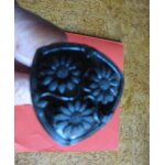 Epingle a chapeau ancienne vers 1900 verre noir fleurs marguerites