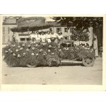 Fetes des fleurs face chapeau . 1931. b