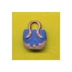 F�ve brillante = s�rie secret de femme = un sac a main bleu et beige