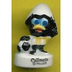 F�ve calimero en maillot jaune et blanc - s�rie calimero joue au football (2013)