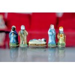 F�ves cr�che, santon. m�me s�rie. 5 personnages. l'enfant j�sus, la vierge marie, joseph, 2 rois mages. ...