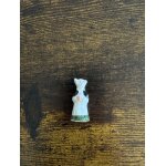 F�ve femme en robe blanche et verte � personnage religieux / cr�che � pokefantasy