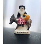 Feve margarido (la femme sur l ane) ou marguerite. personnage de cr�che