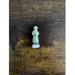 F�ve personnage f�minin en robe verte � personnage de cr�che � pokefantasy