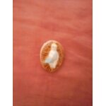 F�ve petit santon ovale du divin enfant j�sus sur paille marron emmaillot� dans linge bleu