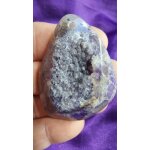 Gode agate teinte violet. pendentif. longueur 5. 8 cm largeur 4. 2 cm a facettes au dessus et dos plat. ...