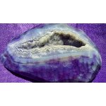 G�ode agate teint�e violet, pendentif a facettes sur toute la pierre. magnifique cristal. une des plus ...