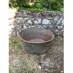 Tres grand et tres ancien chaudron en cuivre
