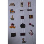 Lot de 16 pin's habillement : naf naf - woolmark - levi's - whek's - lee cooper - passionata - quelle ...