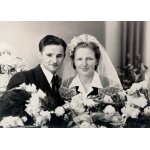Lot 16 vieilles photos noir et blanc grand format : jeunes mari�s robe mariage bouquet fleurs ann�es ...