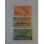 Lot de 3 timbres de poste a�rienne san marin
