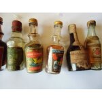 Lot 38 mignonnettes alcools anciens digestifs ap�ritifs poids 5 kg