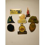 Lot de 8 pin's parfum yves rocher