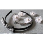 Lot coiffure de fte : 1 cercle noir avec noeud a clous argents + 1 pince a cheveux avec 3 anneaux de ...