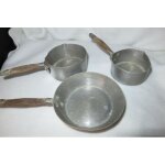 Lot dinette alu ancien 2 casseroles 1 po�le