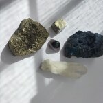 Lot de pierres azurite - druze de pyrite de fer - agate shiva - quartz 500gr