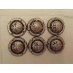 Lot de six capsules de champagne avec une lettre diff�rente pour chacune