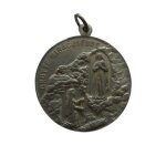 M�daille ancienne notre - dame de lourdes - grotte miraculeuse porte - bonheur