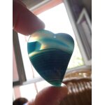 Pendentif coeur en agate, bleu - 4. 7 cm. magnifiques couleurs avec superbe transparence a la lumi�re. ...