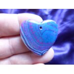 Pendentif coeur en agate. bleu, rose et blanc avec veines de dragon. 3. 7 cm. pierre magnifique avec ...