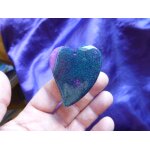 Pendentif coeur en agate. bleu et rose avec veines de dragon. 5. 2 cm. magnifique pierre aux couleurs ...